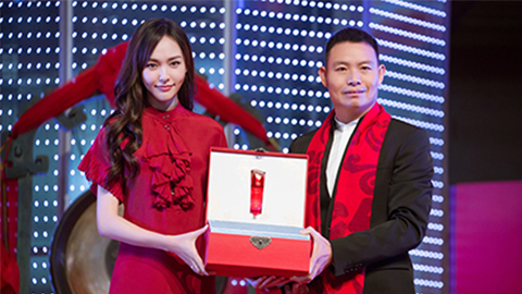 中国美正当红，j9集团A股上市，引领新时代